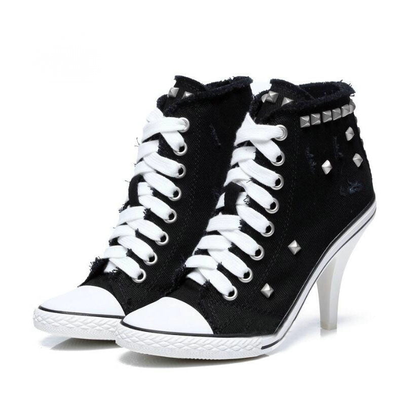 Zapatos de lona con remaches 