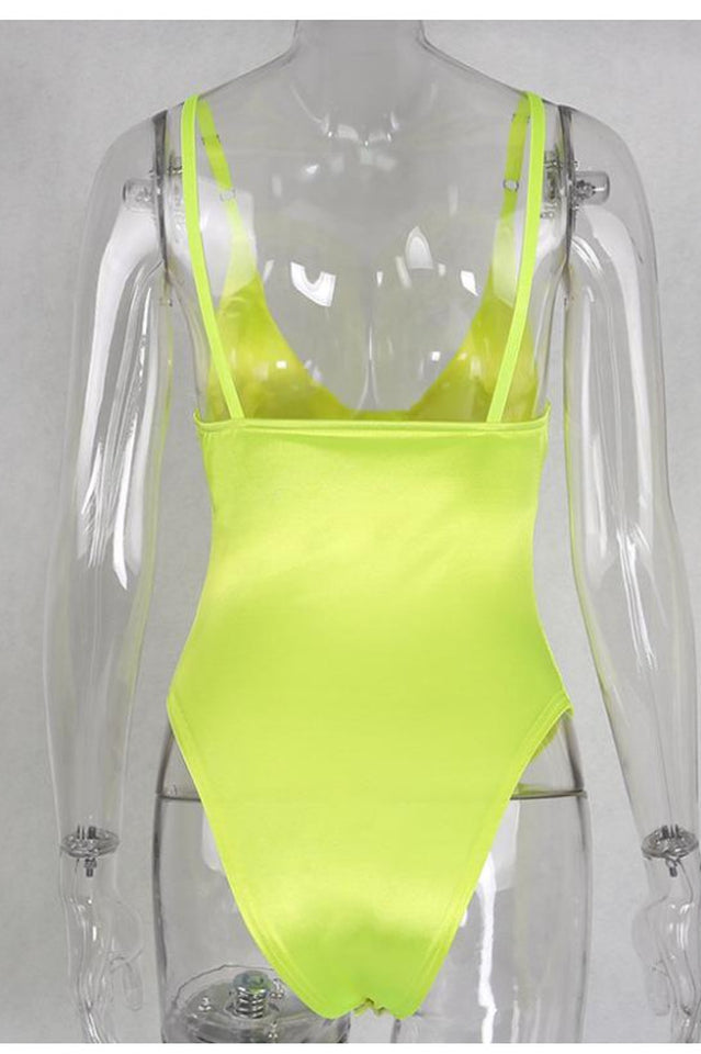 Neonfarbener Body mit Spaghettiträgern