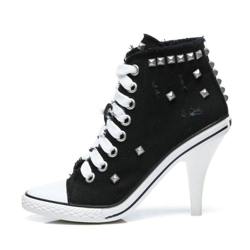 Zapatos de lona con remaches 