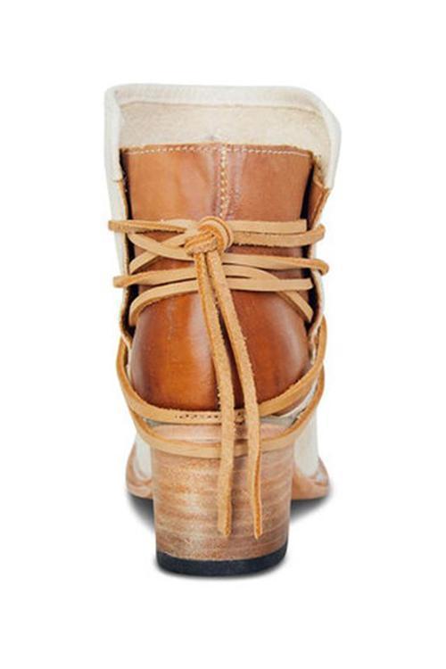 Stiefeletten mit Schnürung und klobigen Absätzen