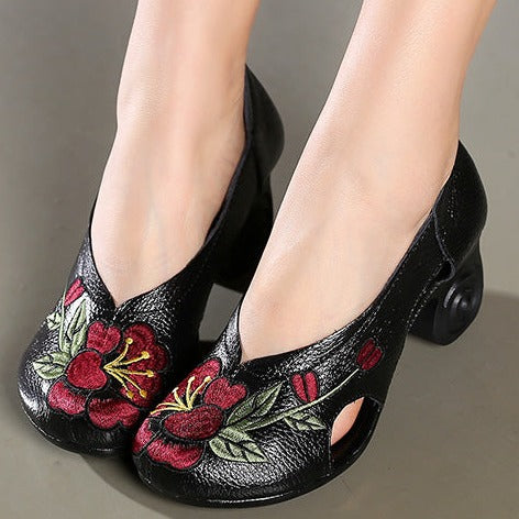 Zapatos de tacón alto con bordado hecho a mano y zapatos de cuero ahuecados