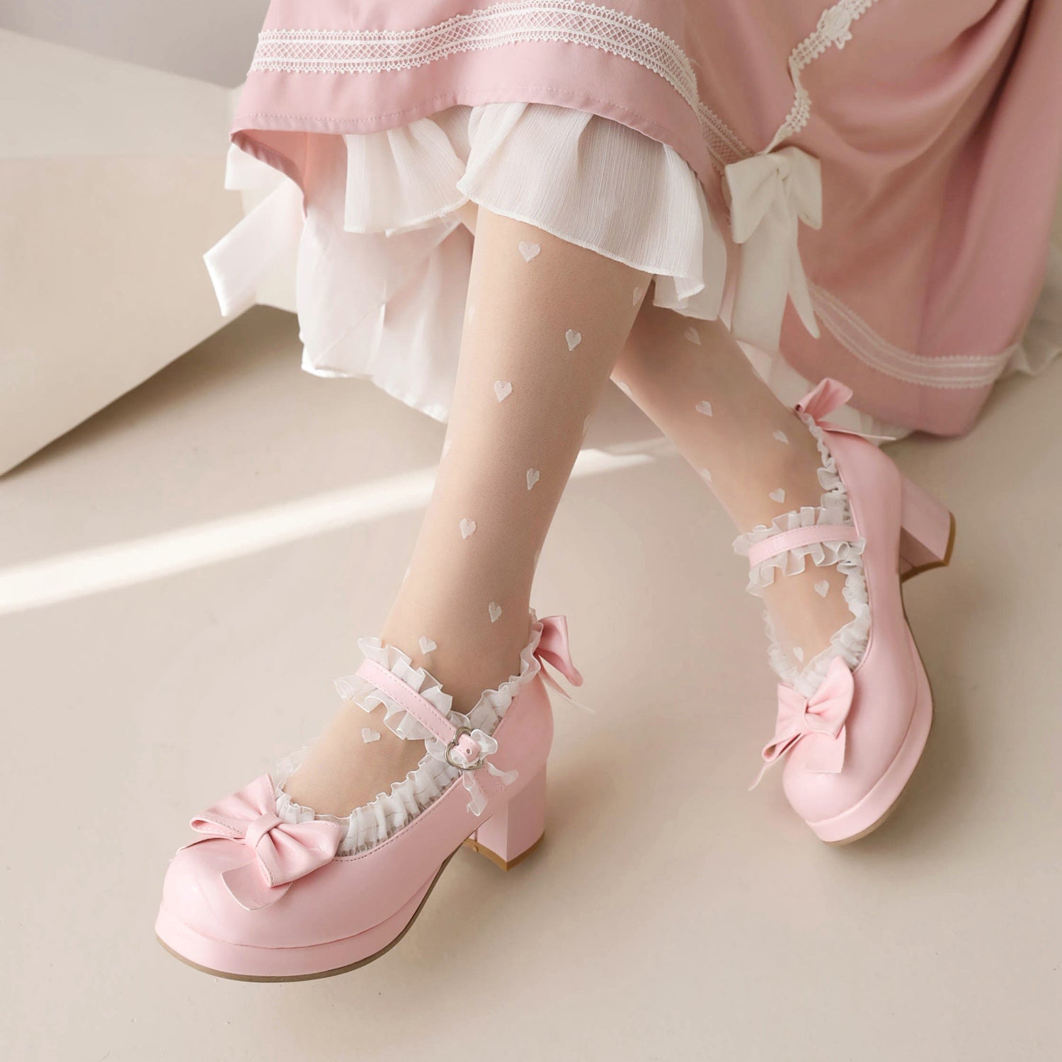 Süße Lolita-Schuhe mit rosa Schleifen und klobigem Absatz