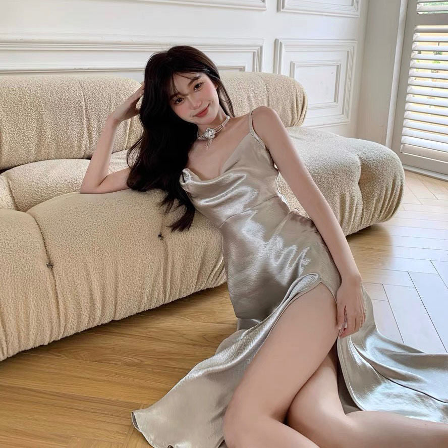 Sexy langes Kleid mit Riemchen und hohem Schlitz