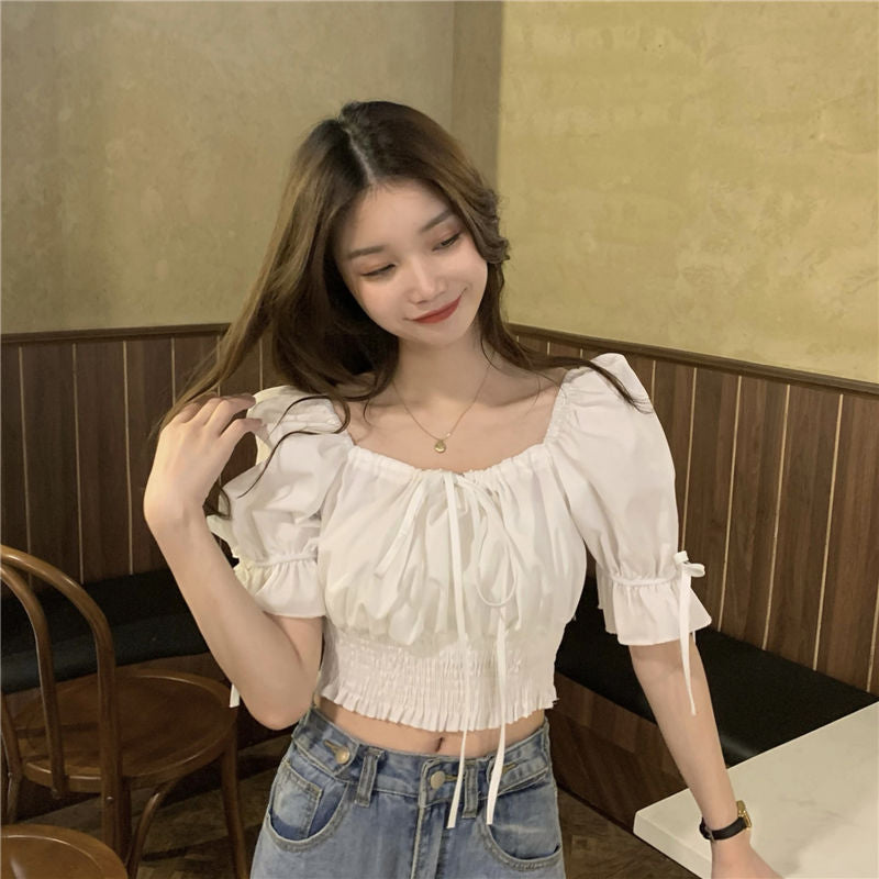 Sexy, schmale Crop-Tops im Bandage-Stil