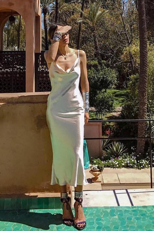 Elegantes, figurbetontes Partykleid mit offenem Rücken