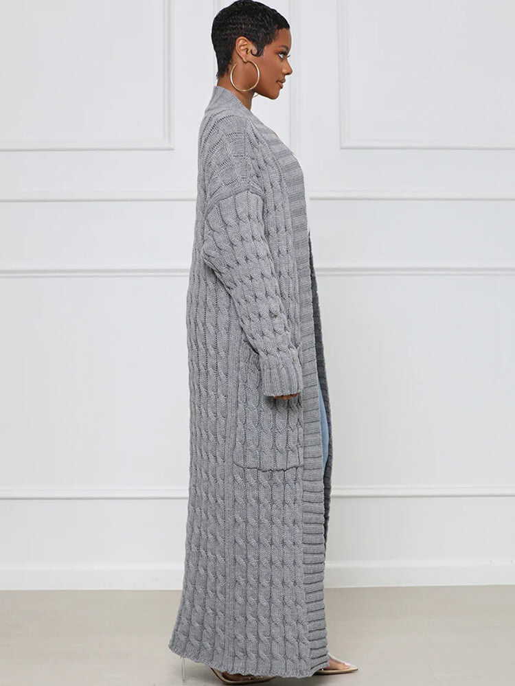 Einfarbige, figurbetonte Strickjacke mit langen Ärmeln