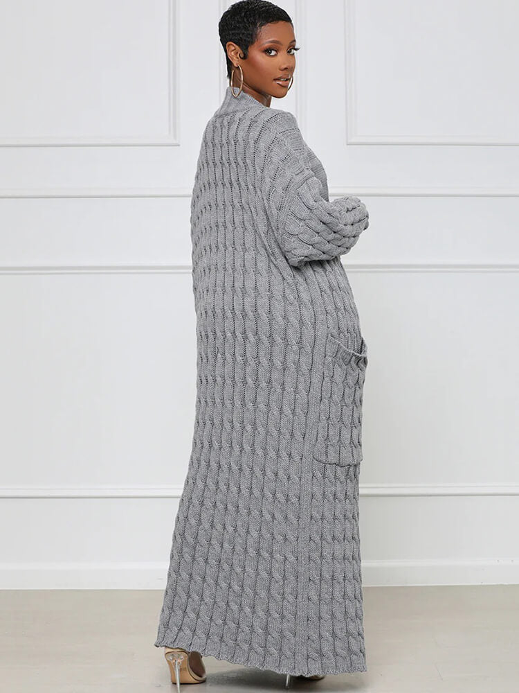 Einfarbige, figurbetonte Strickjacke mit langen Ärmeln