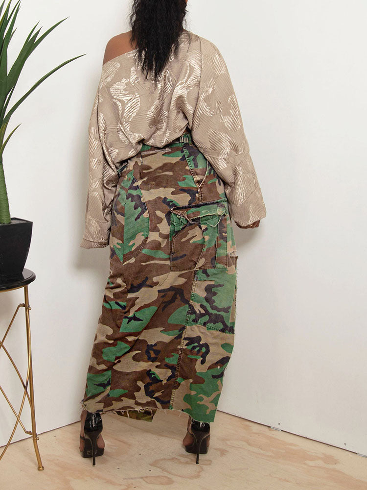 Denimrock mit Knopfleiste und hohem Schlitz in Camouflage