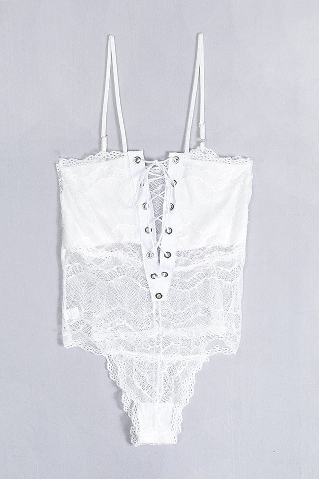 Bodysuit und Dessous aus Spitze mit Hohlsaum
