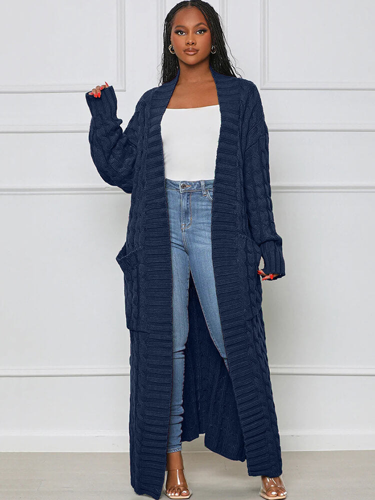 Einfarbige, figurbetonte Strickjacke mit langen Ärmeln