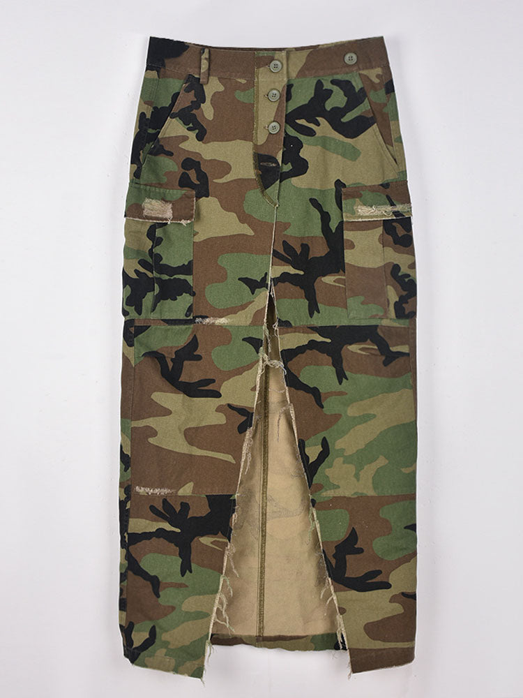Denimrock mit Knopfleiste und hohem Schlitz in Camouflage