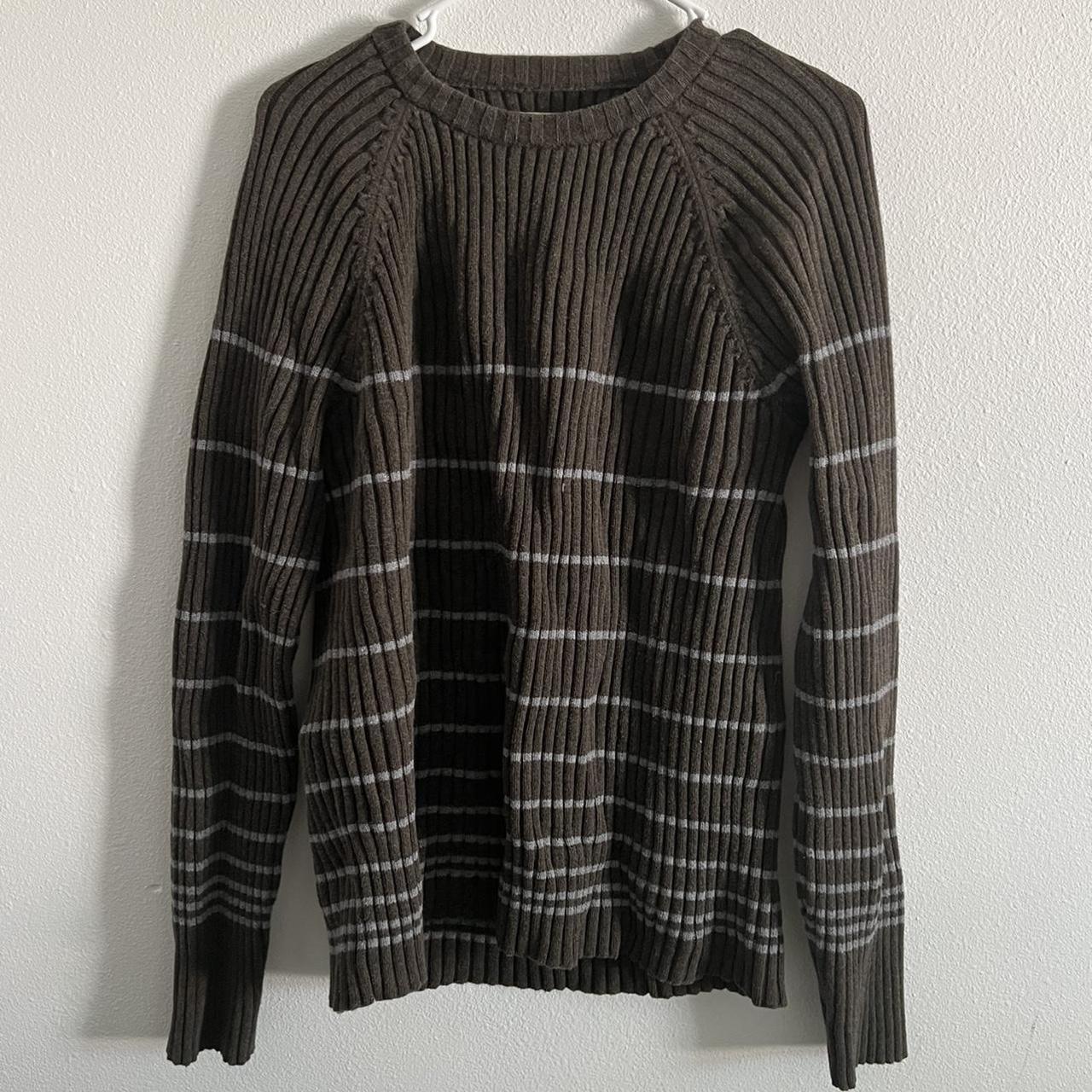 Gestreifter Rippenpullover