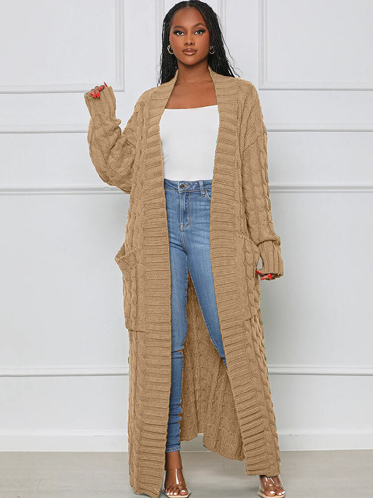 Einfarbige, figurbetonte Strickjacke mit langen Ärmeln