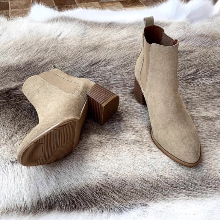 Botines Chelsea de piel de ante con tacón de bloque para mujer