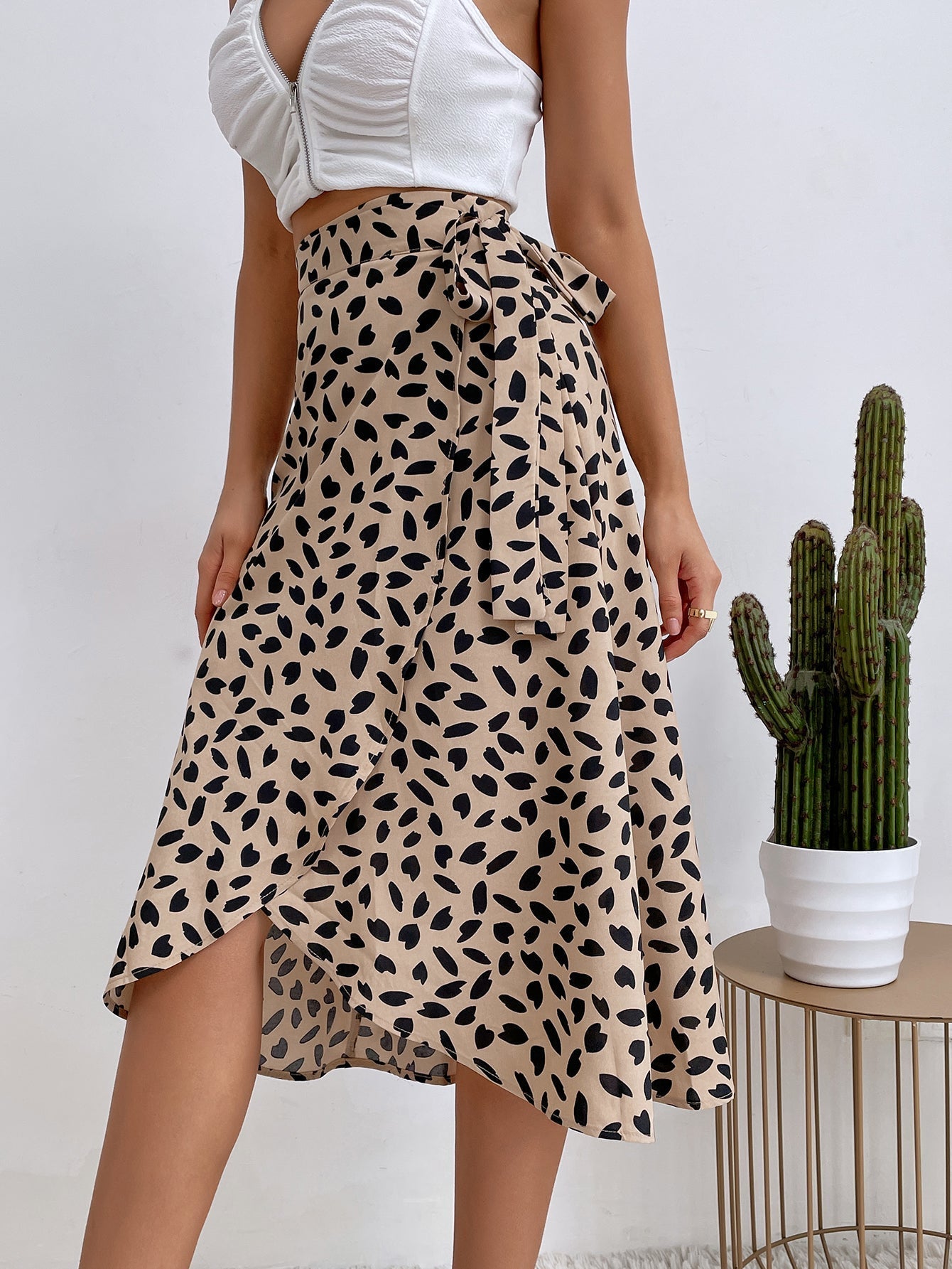 Falda dividida con estampado de lunares de temperamento de moda 