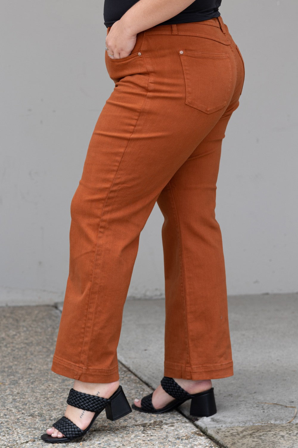 Judy Blue – Feeling Special – Jeans mit Taschen in voller Größe