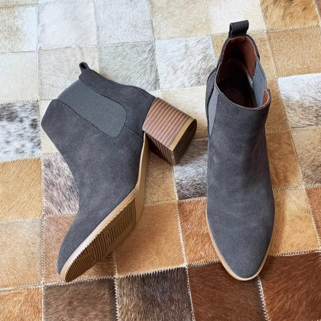 Botines Chelsea de piel de ante con tacón de bloque para mujer
