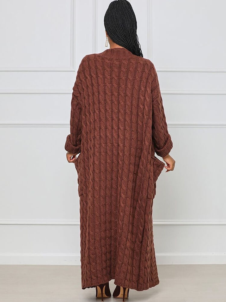 Einfarbige, figurbetonte Strickjacke mit langen Ärmeln