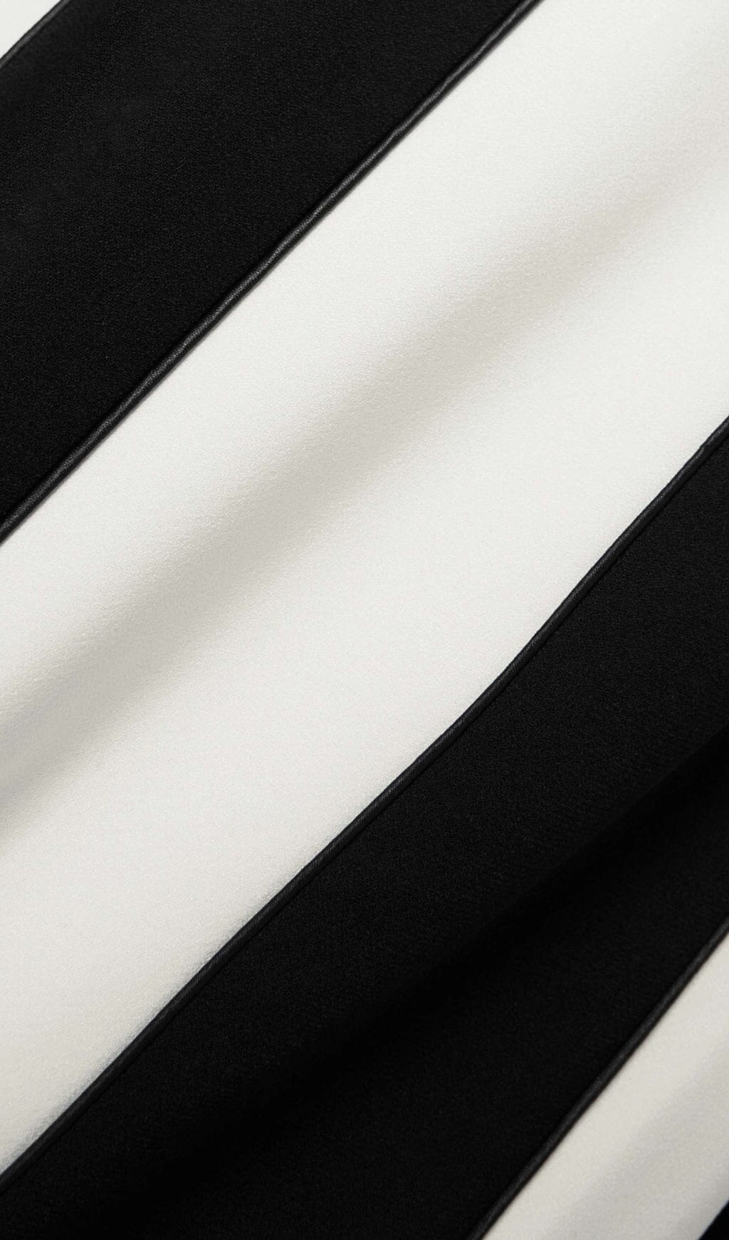 Trägerloses, gestreiftes Maxikleid