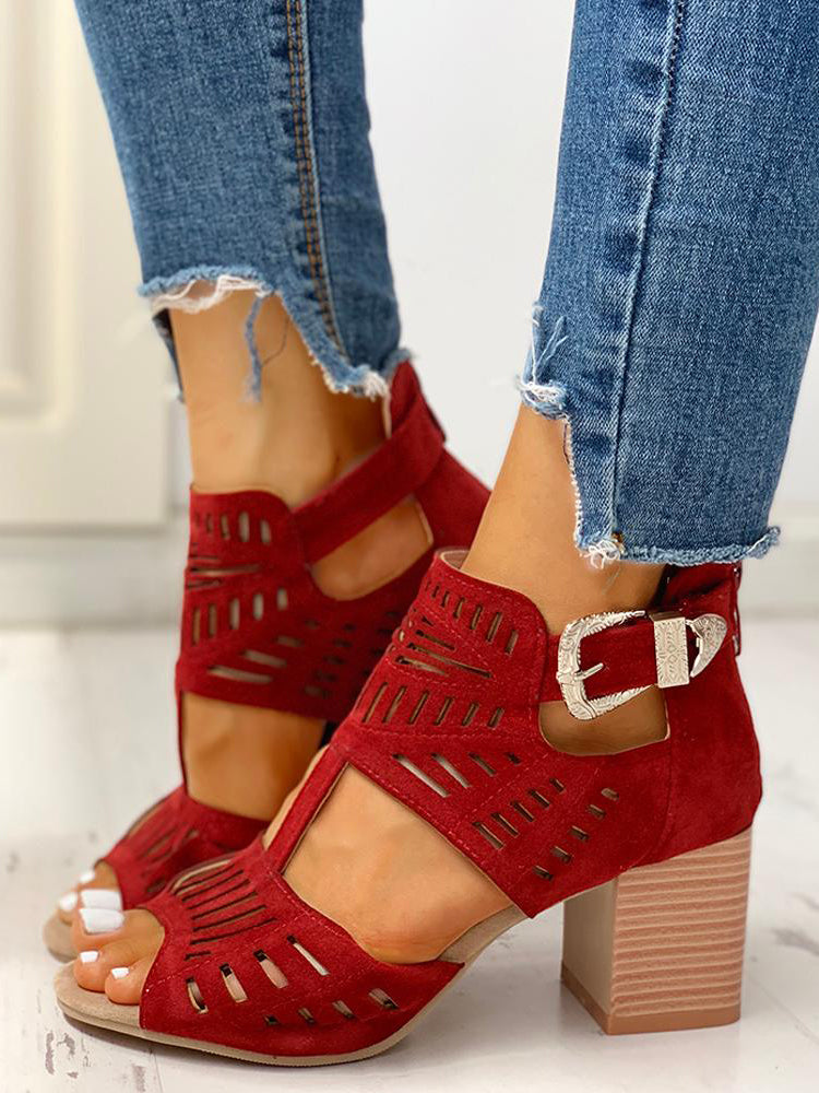 Sandalen mit ausgehöhltem Blockabsatz