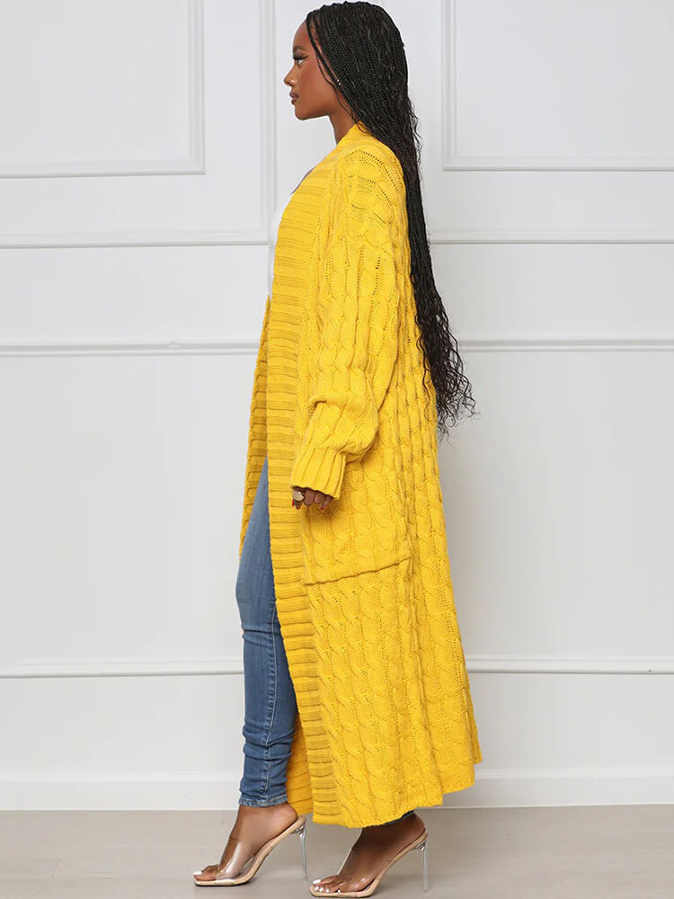 Einfarbige, figurbetonte Strickjacke mit langen Ärmeln