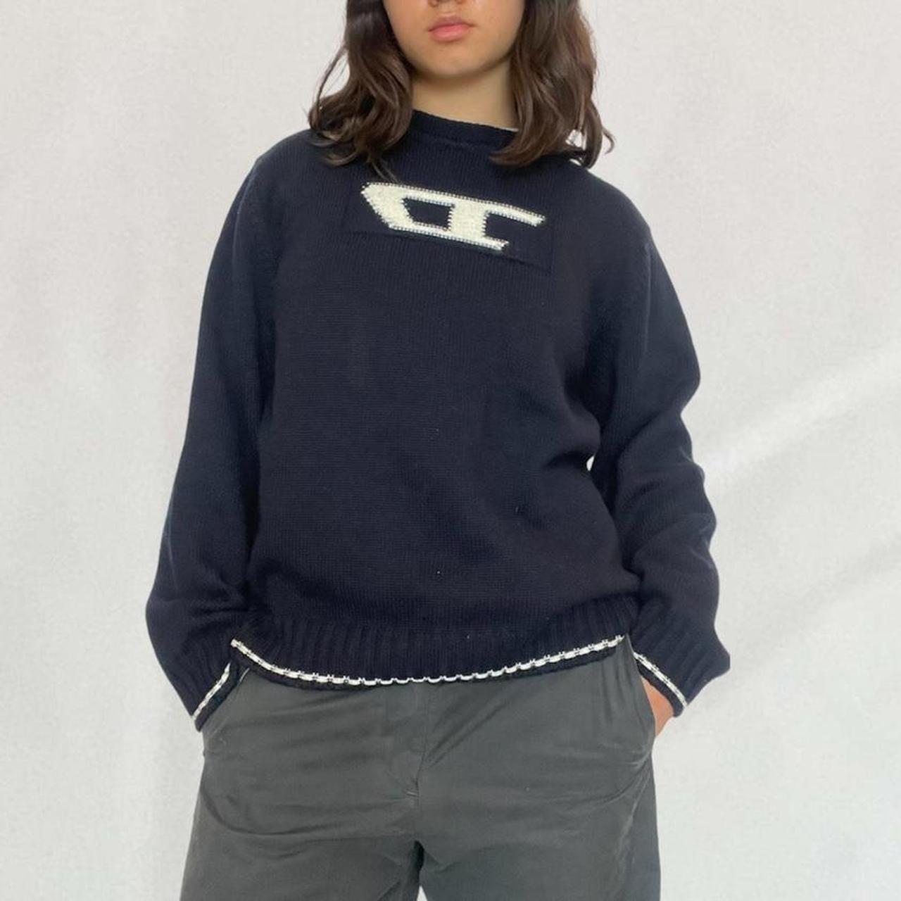 Jacquard-Strickpullover mit kontrastierendem Logo