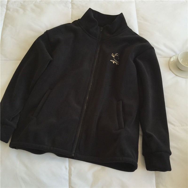 Chaqueta polar con cremallera y bordado
