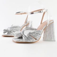 Sandalen mit Schleife und klobigem Absatz