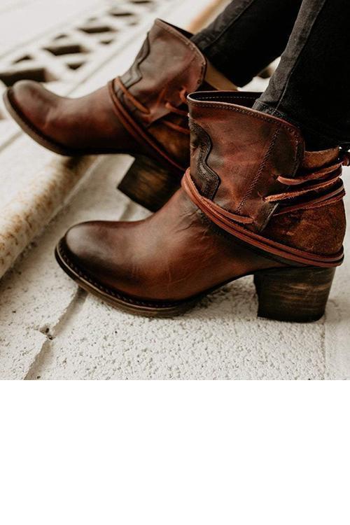 Stiefeletten mit Schnürung und klobigen Absätzen