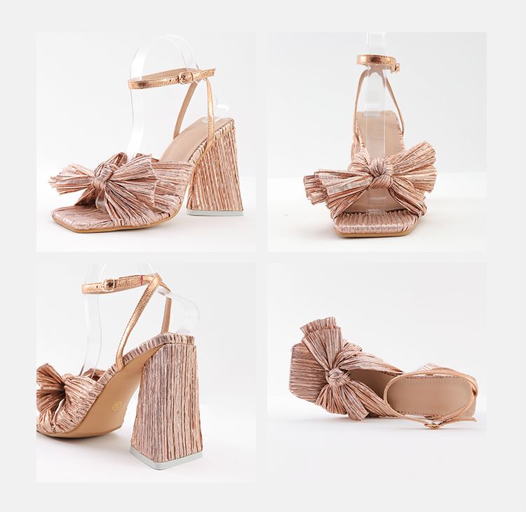 Sandalen mit Schleife und klobigem Absatz