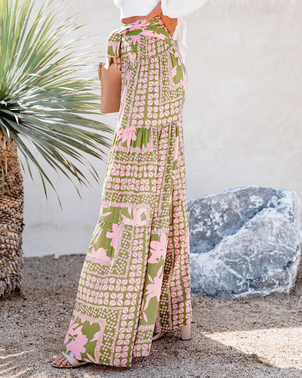 A World To See Hose mit weitem Bein und Blumenmuster zum Binden vorn