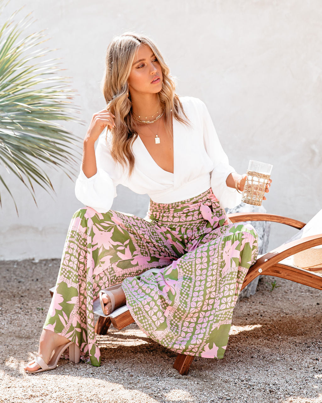 A World To See Hose mit weitem Bein und Blumenmuster zum Binden vorn