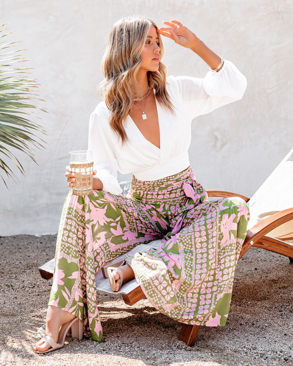 A World To See Hose mit weitem Bein und Blumenmuster zum Binden vorn