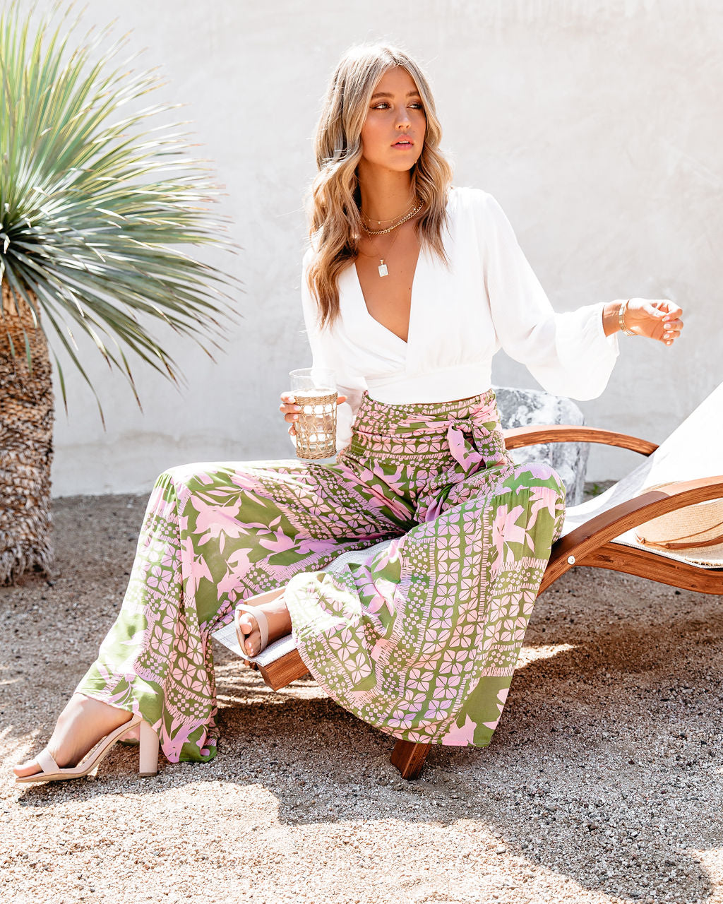 A World To See Hose mit weitem Bein und Blumenmuster zum Binden vorn