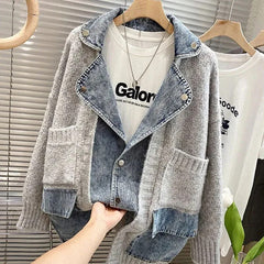 Chaqueta vaquera fresca con funda de cárdigan de punto