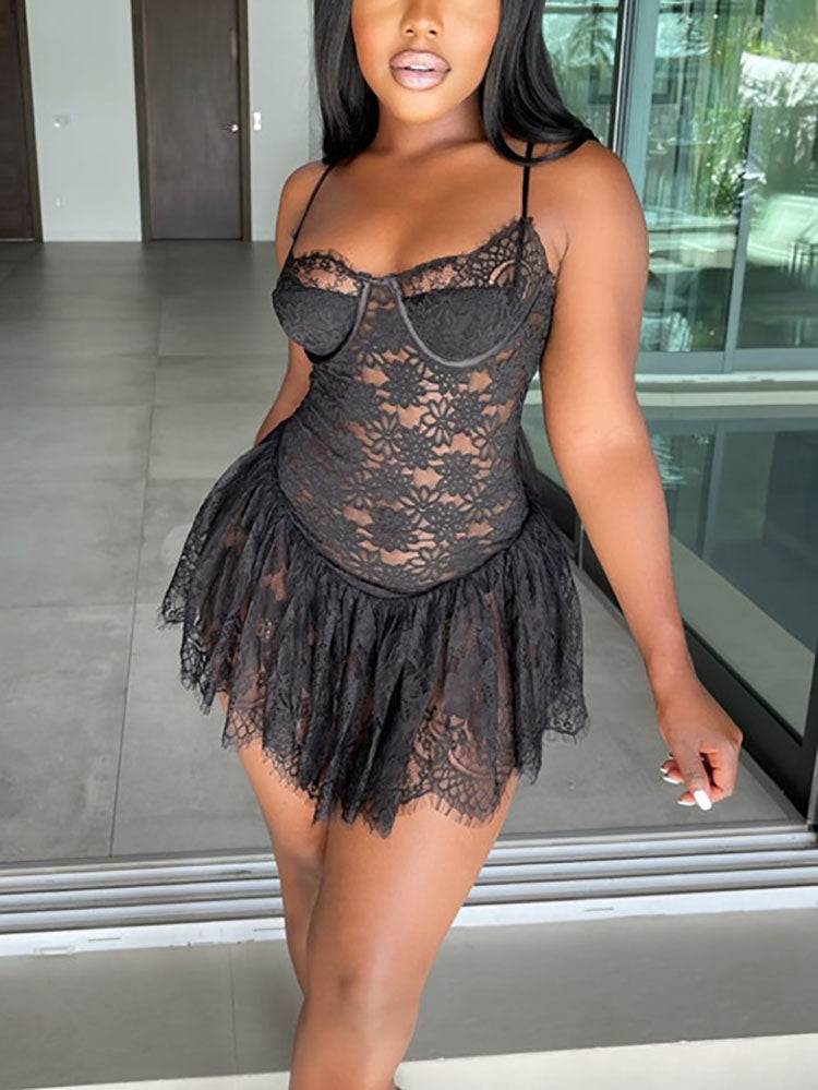 Vestido de encaje con tirantes finos