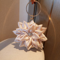 Bolso bandolera con flores rosas y diamantes de imitación