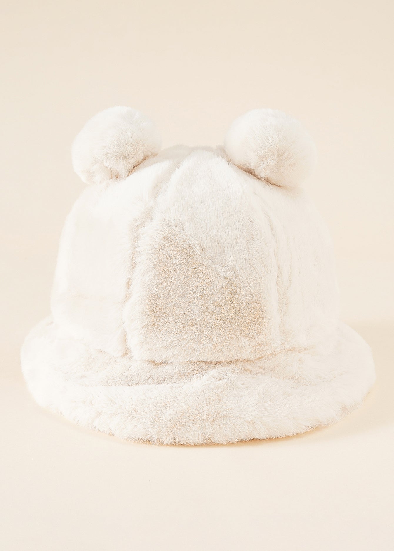 Gorro de piel sintética con decoración de orejas de oso