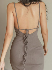 Figurbetontes Maxikleid mit Schlitz und Bindeband hinten