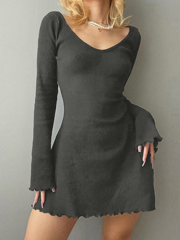 Schlichtes, gestricktes, langärmliges Minikleid