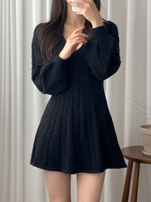 Vestido mini de manga larga con cuello en V y punto trenzado