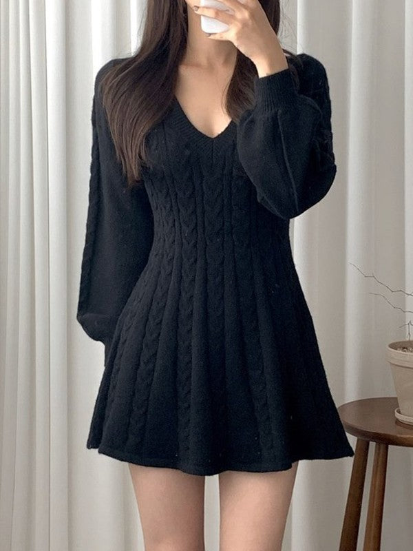 Vestido mini de manga larga con cuello en V y punto trenzado