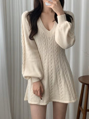 Vestido mini de manga larga con cuello en V y punto trenzado