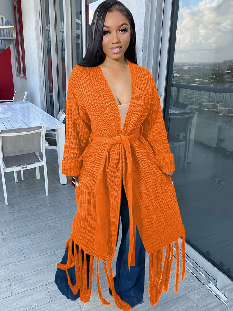 Langärmlige Strickjacke mit einfarbiger Quaste