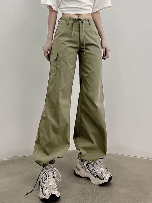 Pantalones cargo con bolsillo y pierna recta