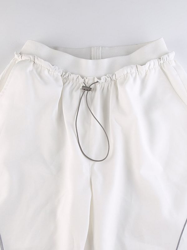 Hose mit geradem Bein und Biesendetail