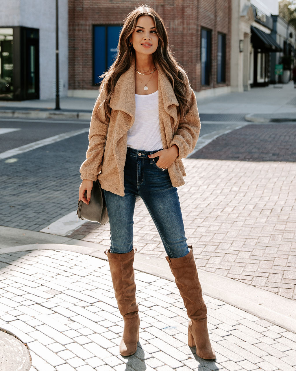 Martha Sherpa-Jacke mit Taschen und drapiertem Saum - Hellbraun