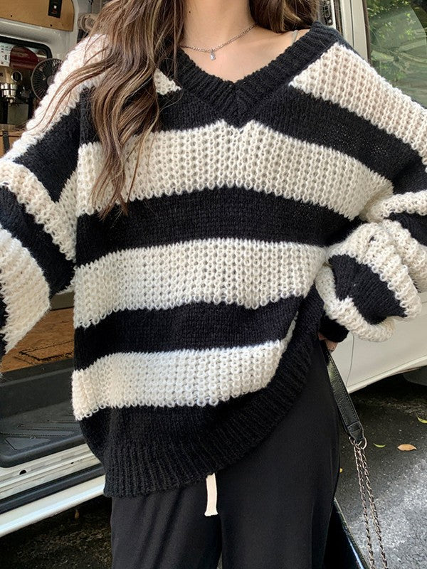 Oversize-Pullover mit V-Ausschnitt und Streifen