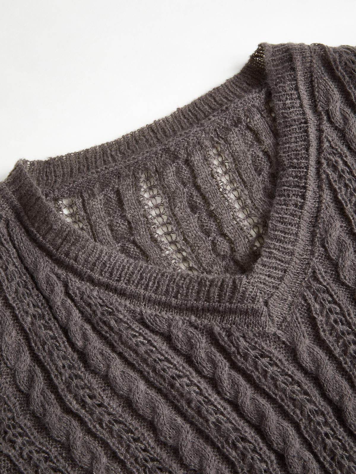 Vintage-Stricktop mit V-Ausschnitt und Zopfmuster