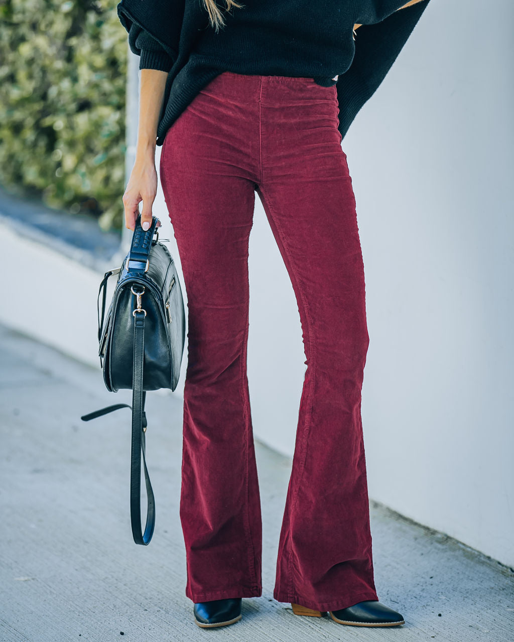 Sophie High Rise Bell Bottom Cordhose - Burgunderrot